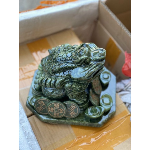 Thiềm Thừ Phong thủy Đá Serpentine, Ngọc Hoàng Long Dài 20cm tặng đế đẹp