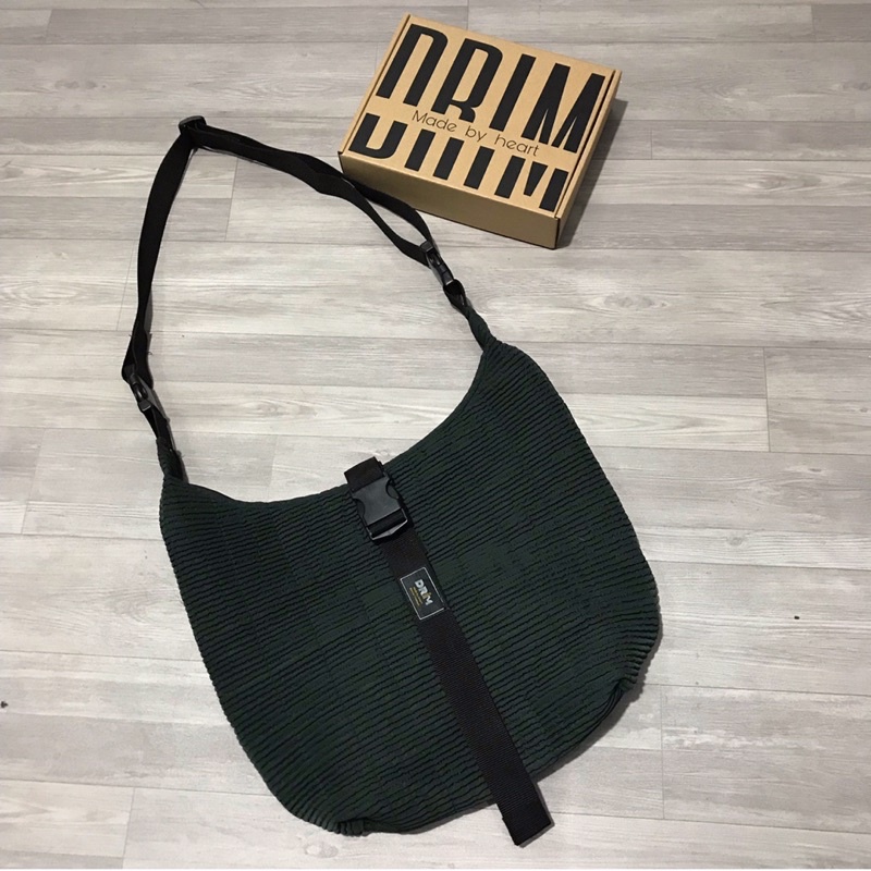 Túi đeo chéo unisex nam nữ,túi local brand cá tính Drim Bông bag