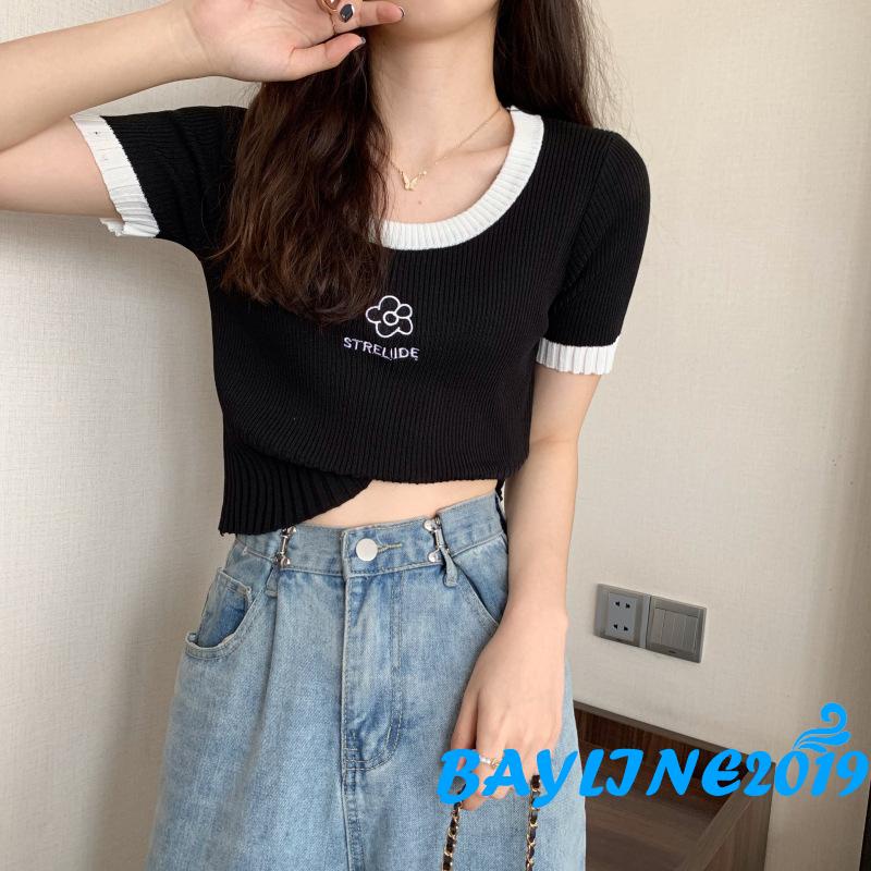 Áo thun lửng tay ngắn thêu hoa và chữ trẻ trung cho nữ