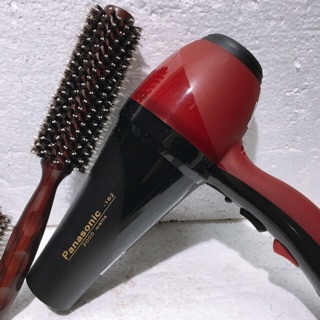 COMBO MÁY SẤY TÓC CÔNG SUẤT CAO CHUẨN SALON VÀ LƯỢC GỖ TRÒN SẤY TẠO KIỂU