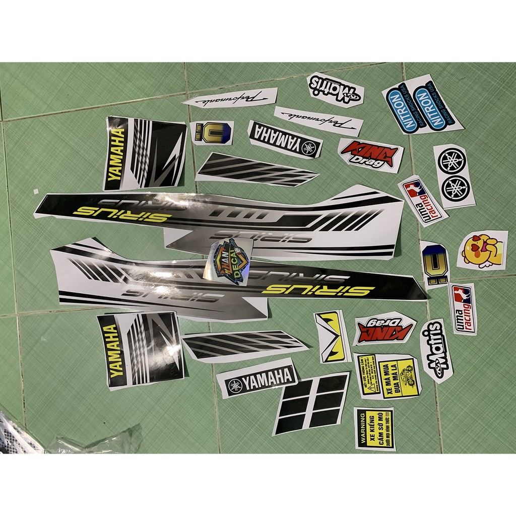 Tem sirius 110 trắng đen