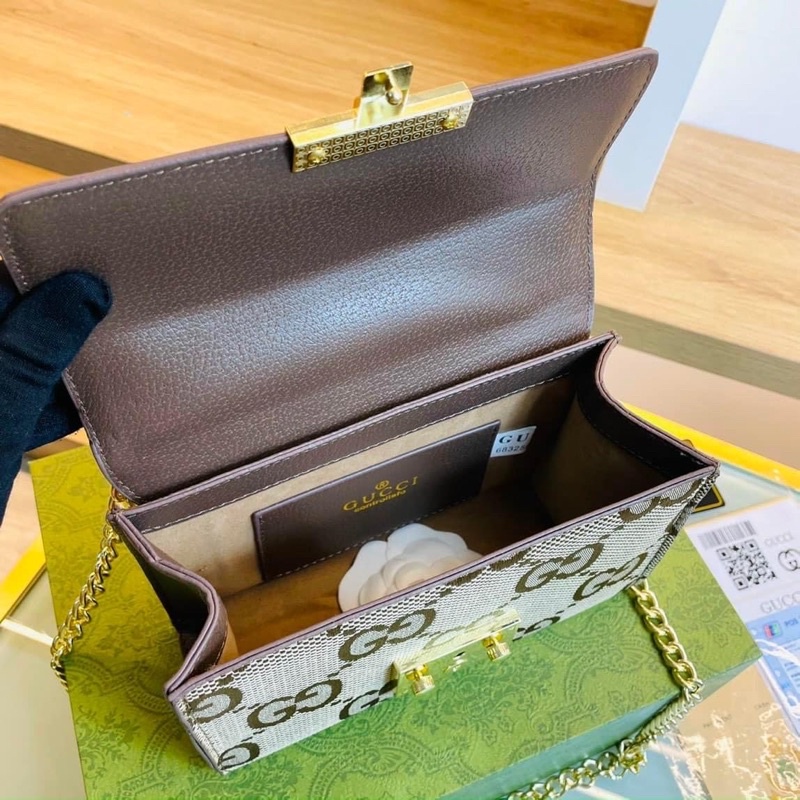 Túi GC khoá bấm xích vàng