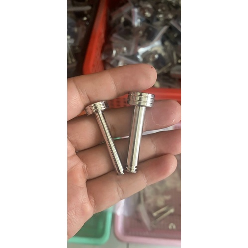 Bộ 2 ốc xỏ gác chân SALAYA mẫu v2 đầu thái  chất liệu inox lắp cho xe HONDA, YAMAHA, VARIO