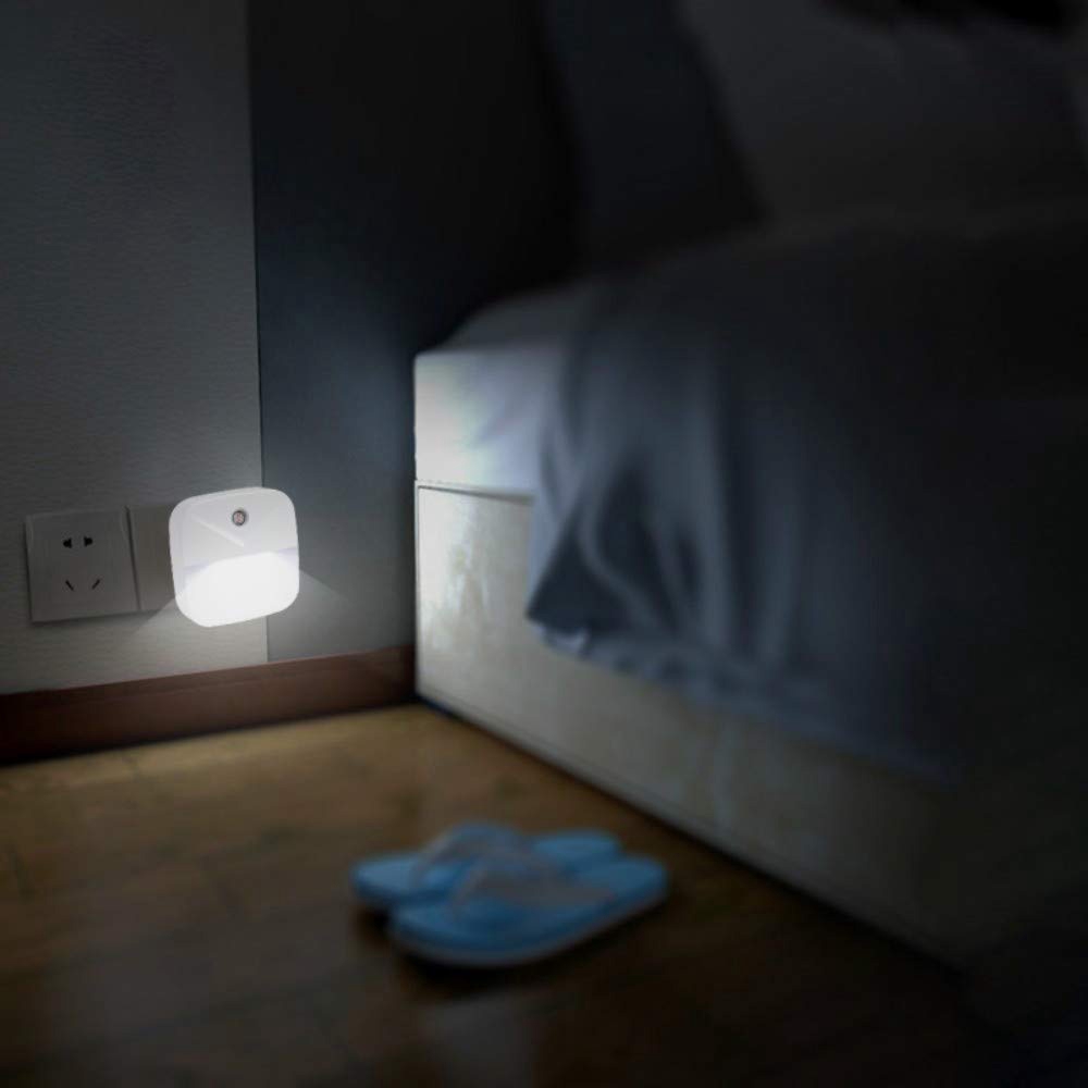 Đèn ngủ nhỏ gọn cảm biến tự động tắt mở bằng LED