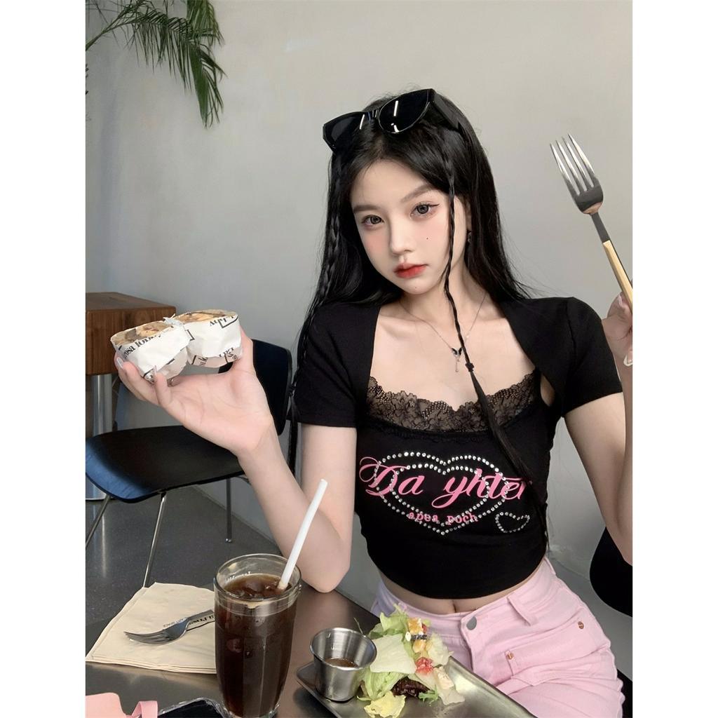 QKOOLE Bộ Áo Hai Dây In Chữ Hình Trái Tim Phối Khăn Choàng Màu Đen Tay Ngắn Thời Trang Mùa Hè Quyến Rũ Cho Nữ