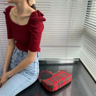 (SẴN) Áo len hè cổ vuông tay phồng