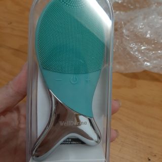 Máy rửa mặt con cá