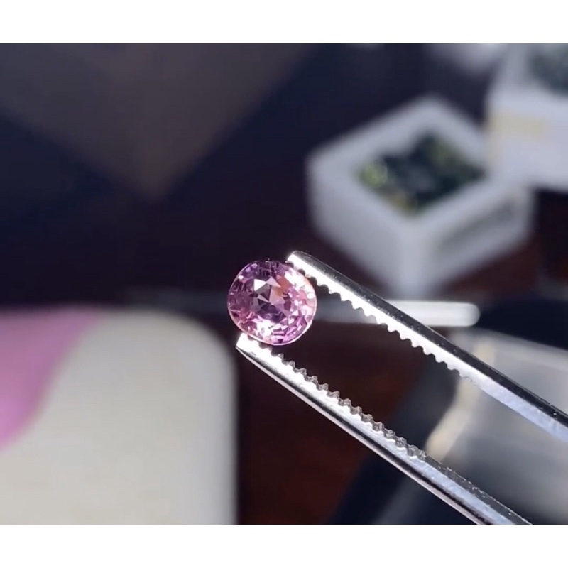Đá hồng  thiên nhiên cắt giác 4.9mm