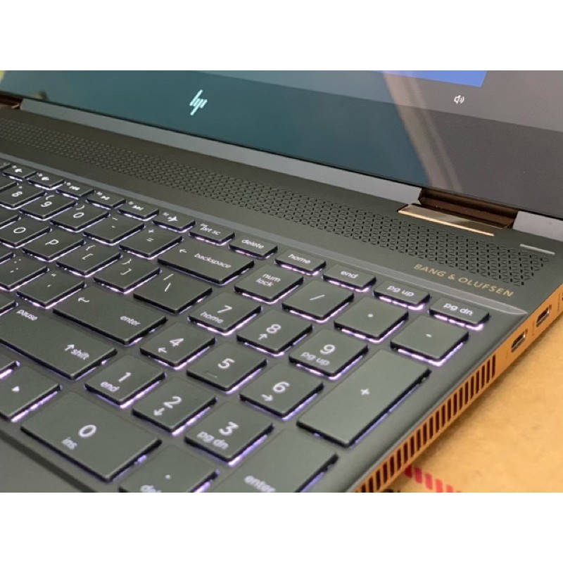 Máy tính HP Spectra 15 i7 8550 16Gb SSD 512Gb MX150 15.6 4K Touch đủ led KB Finger và bút | BigBuy360 - bigbuy360.vn