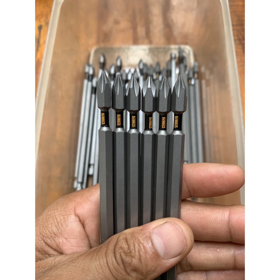 Mũi vít PH1 Dewalt tem đen dài 152mm chính hãng có từ