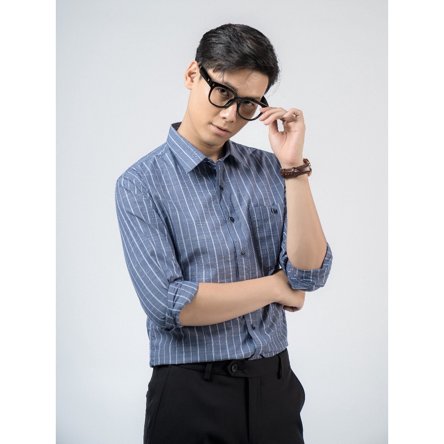 Áo sơ mi nam dài tay OWEN AS220123DT somi công sở vải sợi tre cao cấp màu kẻ navy sọc trắng dáng ôm tà lượn có túi