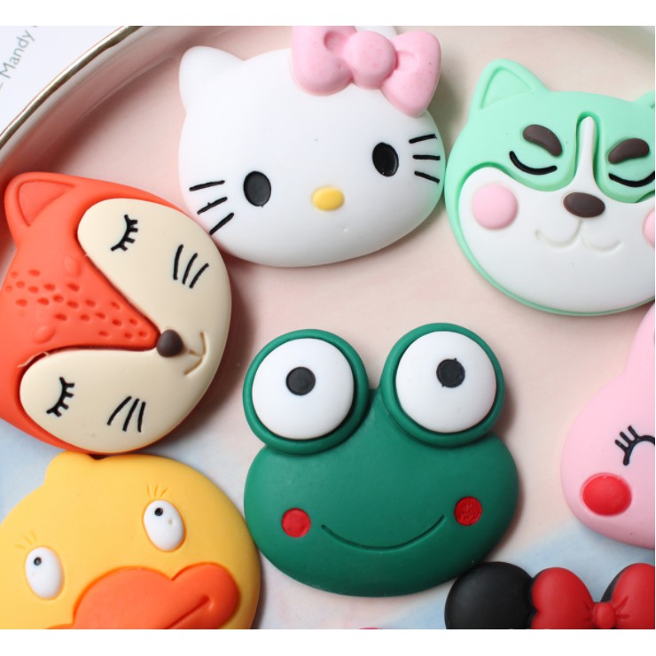 Sticker các nhân vật Cartoon Network (Kitty, Minnie..) size lớn gắn dép sục Crocs