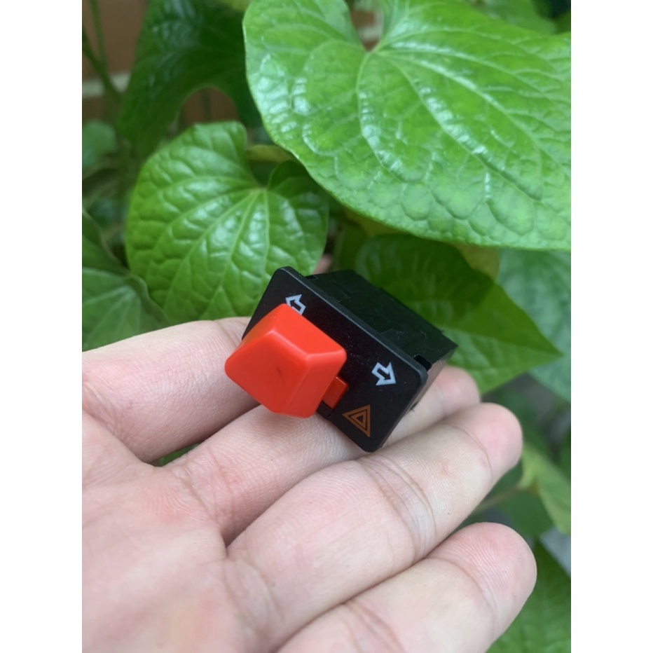 Công Tắc Xi Nhan Tích Hợp Khẩn Cấp Harzard Cỡ 30 mm Cho Vario, SH, Winner, Winner X, Wave , PCX