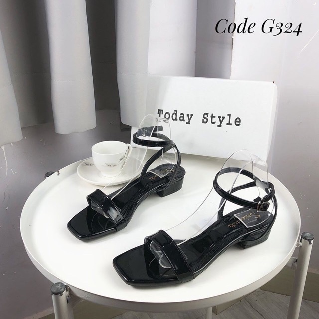 GIÀY SANDAL NỮ HỌC SINH QUAI MẢNH BỆT DA BÓNG