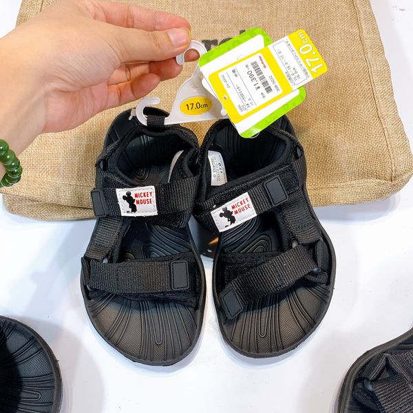 Sandal bé trai Disney Baby hàng dư nhìn xịn xò