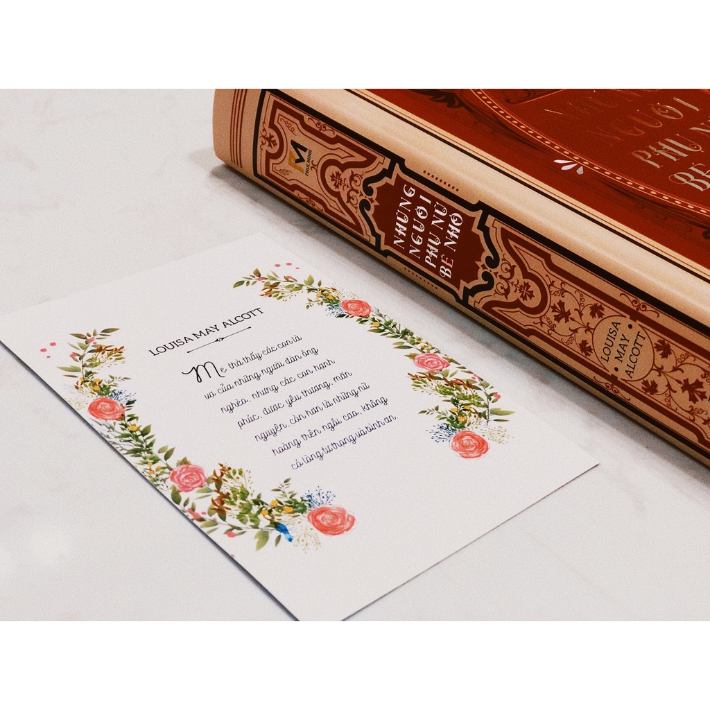 Sách Những Người Phụ Nữ Bé Nhỏ - Phiên Bản Bìa Cứng Phổ Thông - Tặng Kèm Bookmark + 2 Postcard Tranh Màu