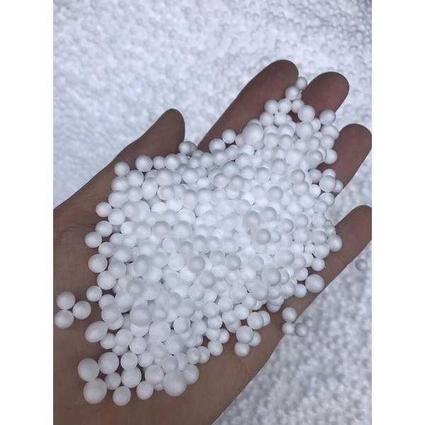 1kg Hạt xốp trắng to 5-7mm chuyên làm nhà tuyết, trang trí,hàng có sẵn kho