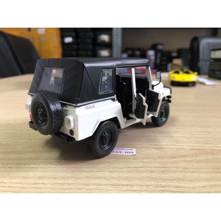 Mô hình xe Jeep địa hình bằng hợp kim tỉ lệ 1:28