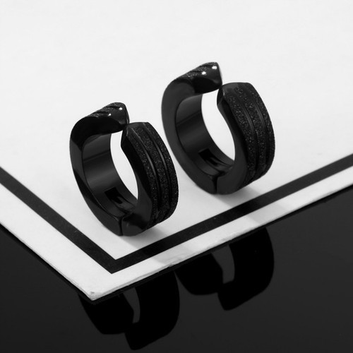 Bông Tai Nam Loại Kẹp Ko Cần Bấm Lỗ Tai Titan Ko Đen TT 2595