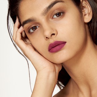 Son Kem Burberry 49 Bright Plum Liquid Lip Velvet