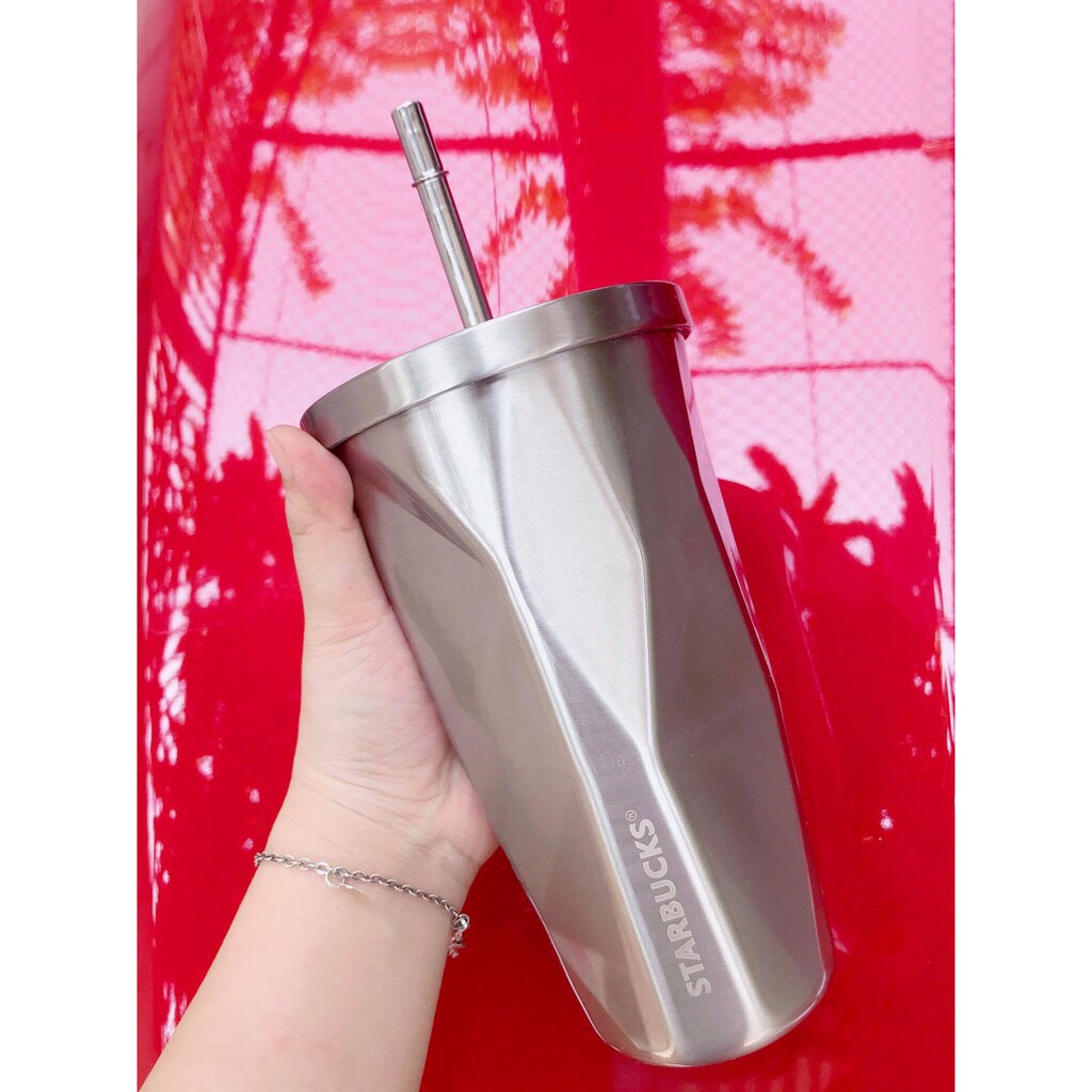 Ly giữ nhiệt 500ml kiểu dáng bắt mắt.