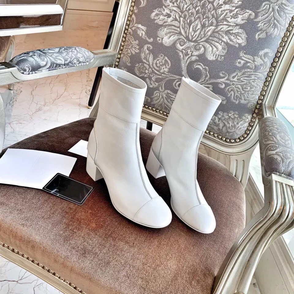 Boot Nữ Cao Cổ Lửng Da Bóng và DaMờ Gót Vuông Mũi Tròn May Cổ Đáp Hot Thu Đông 2021 (Hàng QC-F89- 9722)