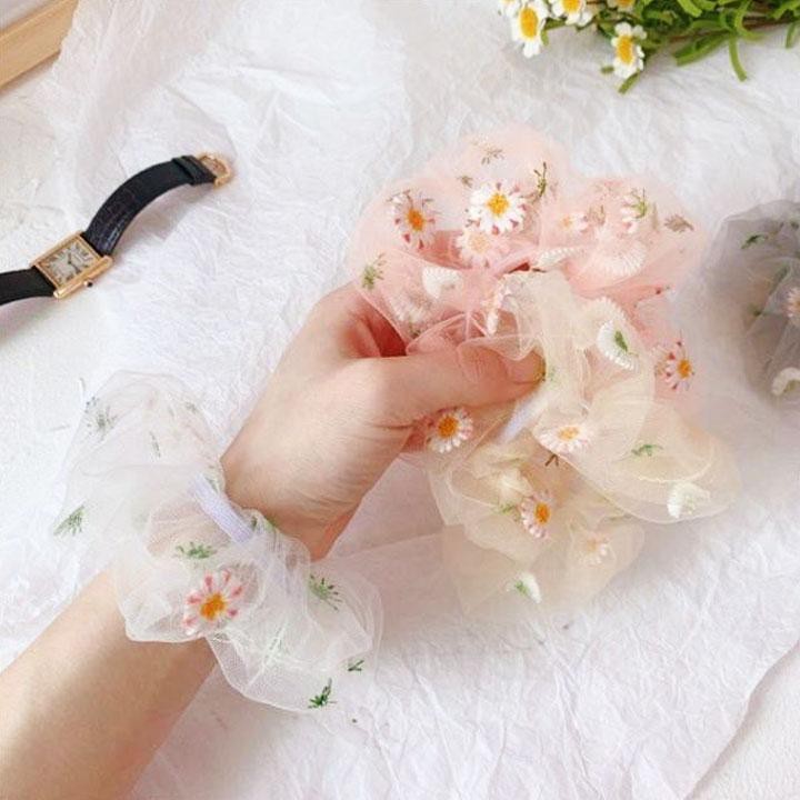 Buộc tóc Scrunchies hoa cúc