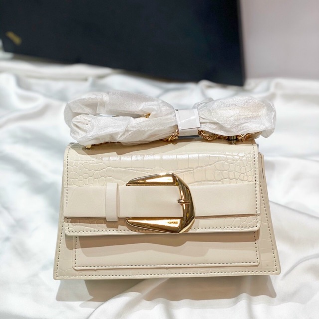 Túi size 22cm mẫu mới màu trắng