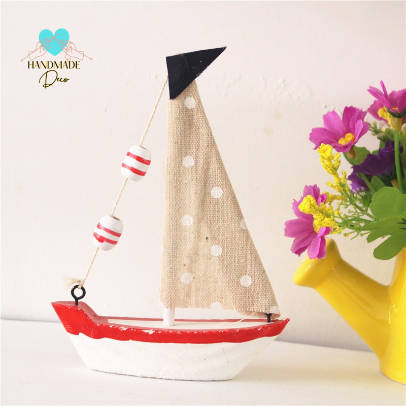 Mô hình thuyền buồm bằng gỗ phủ sơn phối họa tiết biển  size 14cm - Decor trang trí theo phong cách biển