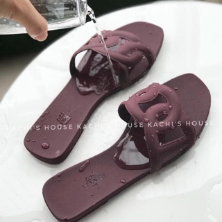 Dép đế cao su non bằng nhựa