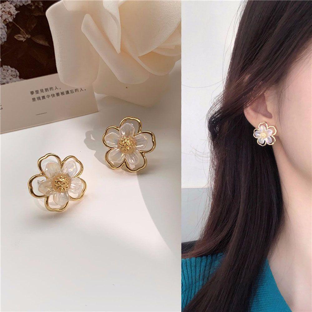 Khuyên Tai Hình Bông Hoa Màu Trắng Ngọt Ngào Dễ Thương