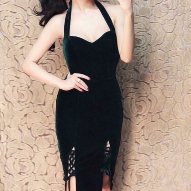 Đầm body nhung cúp quả ngực đan dây