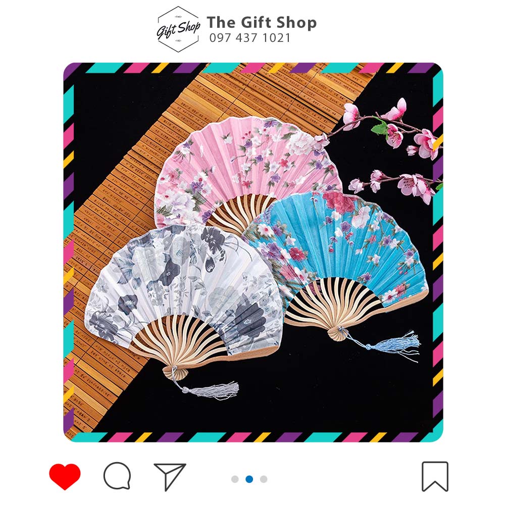 Quạt xếp cổ trang nan rắn bán nguyệt