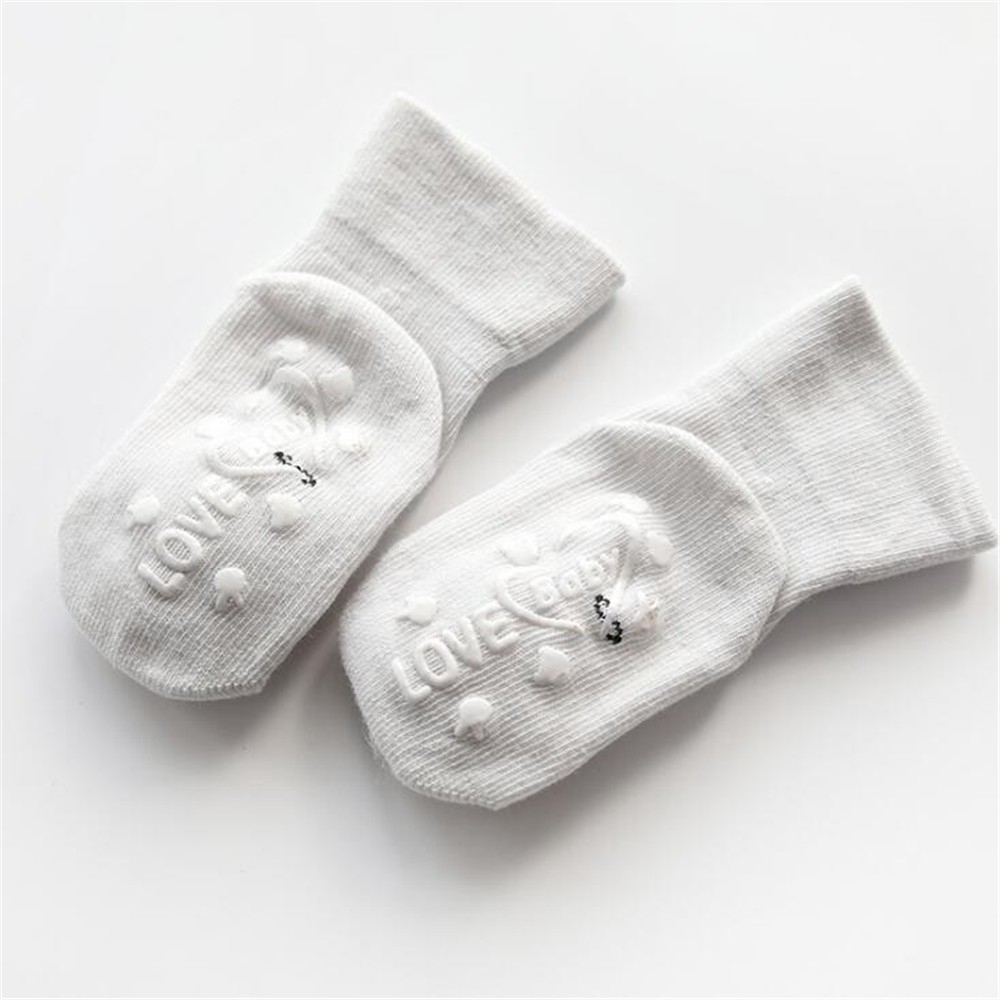 Vớ cotton chống trượt họa tiết hoạt hình 3D cho bé