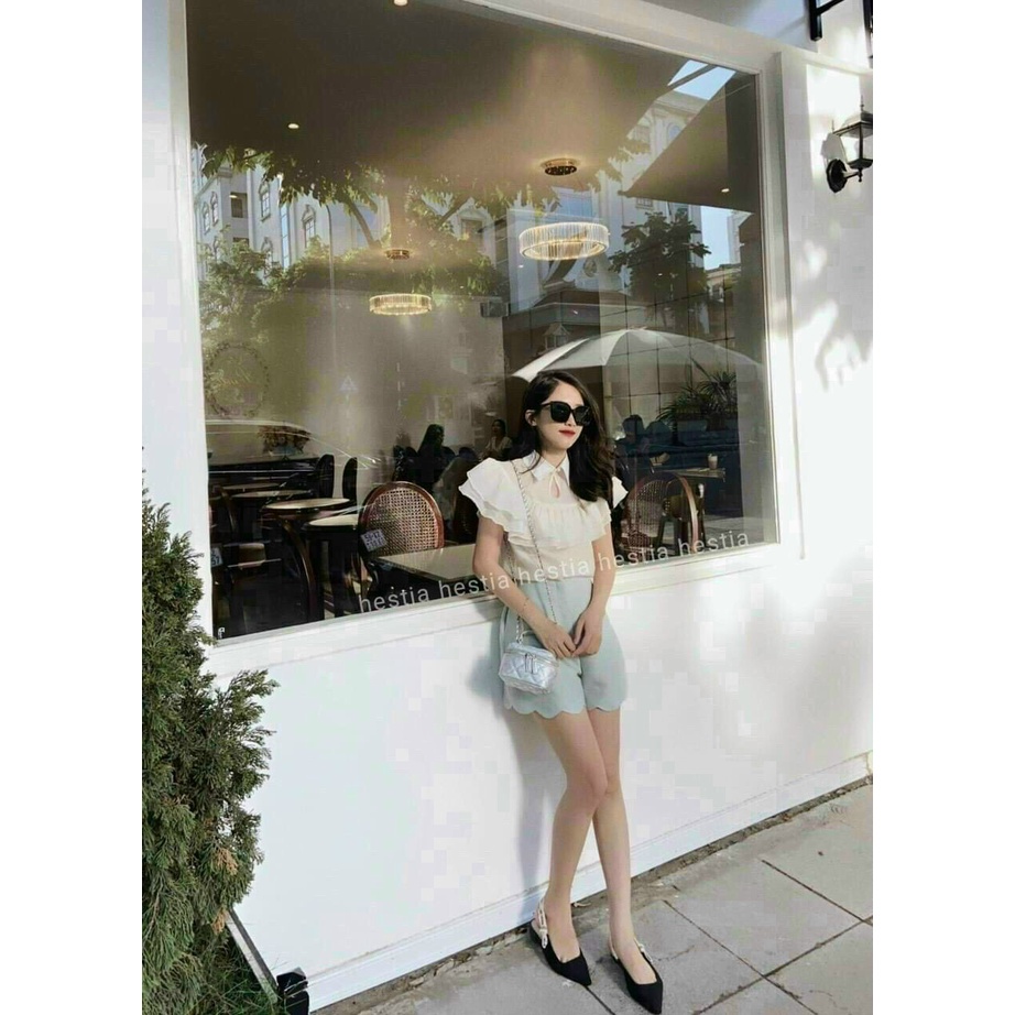Set áo sơ mi bèo ngực và quần ngắn