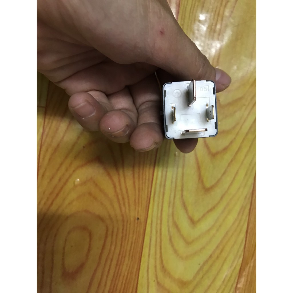 ô tô , phụ kiện điện ô tô rơ le đa năng 4 chân 12v , sử dụng trong hệ thống điện ô tô đèn còi vv hỗ trợ lắp Hà Nội