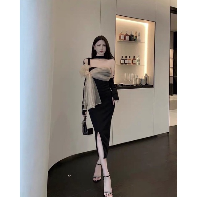 Đầm body xẻ tà tay dài
