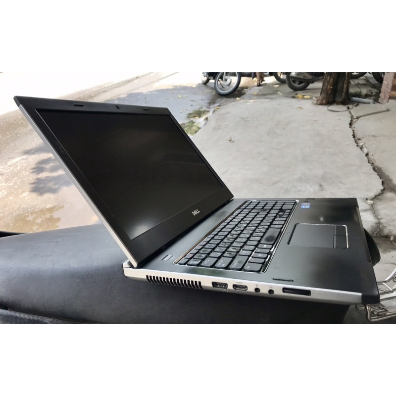 Laptop DEll Vostro 3750 màn to xem phim sướng