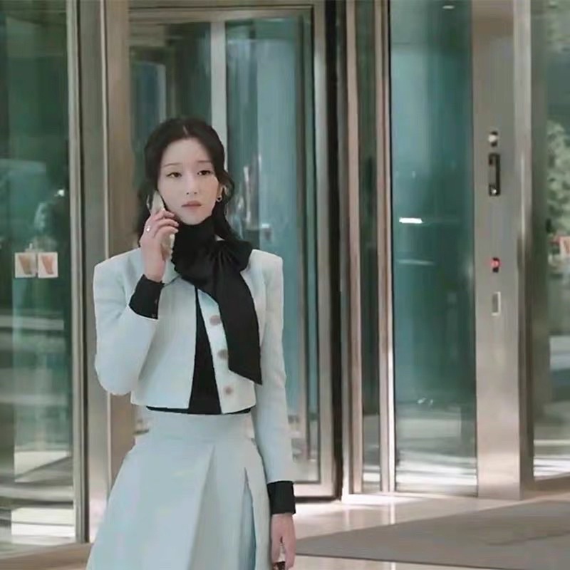 Set vest xanh và áo sơmi giống Lee Ra El  phim EVE
