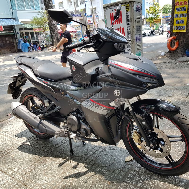 Pát gắn thùng giữa Givi Exciter 155, Ex 155, Y16ZR chất liệu kim loại cao cấp chính hãng