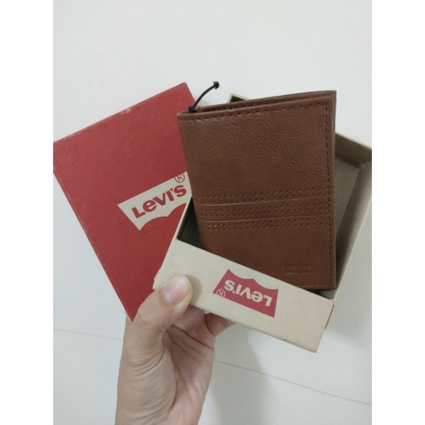 VÍ/BÓP LEVIS KÈM HỘP CHÍNH HÃNG