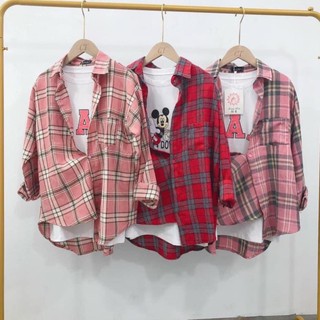 Set áo sơ mi kẻ kèm áo pull trắng
