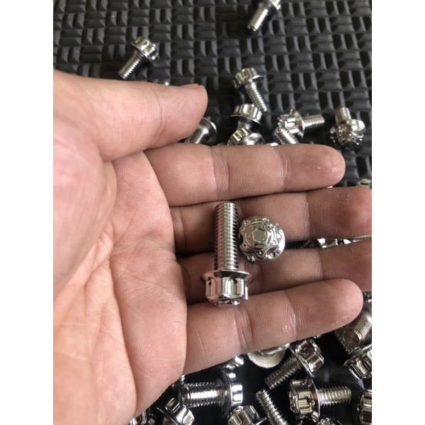 Bộ 2con ốc inox304 mẫu M3 gắn pas heo cho Honda,Yamaha