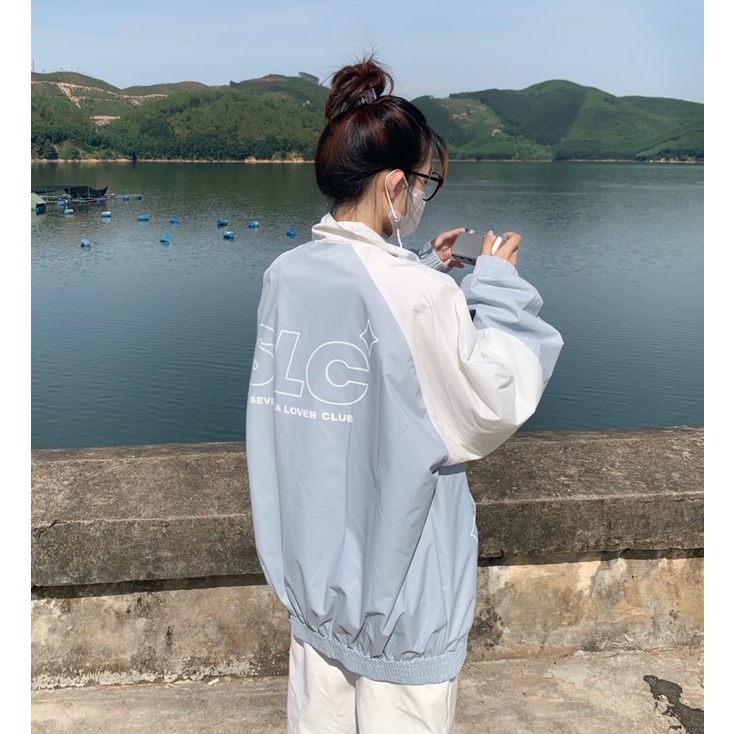 Áo khoác dù nữ 2 lớp khoá zip có túi in hình SLC unisex form rộng màu xanh, đen