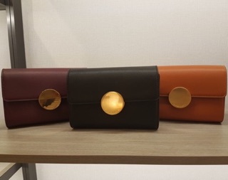 Túi xuất charles & keith