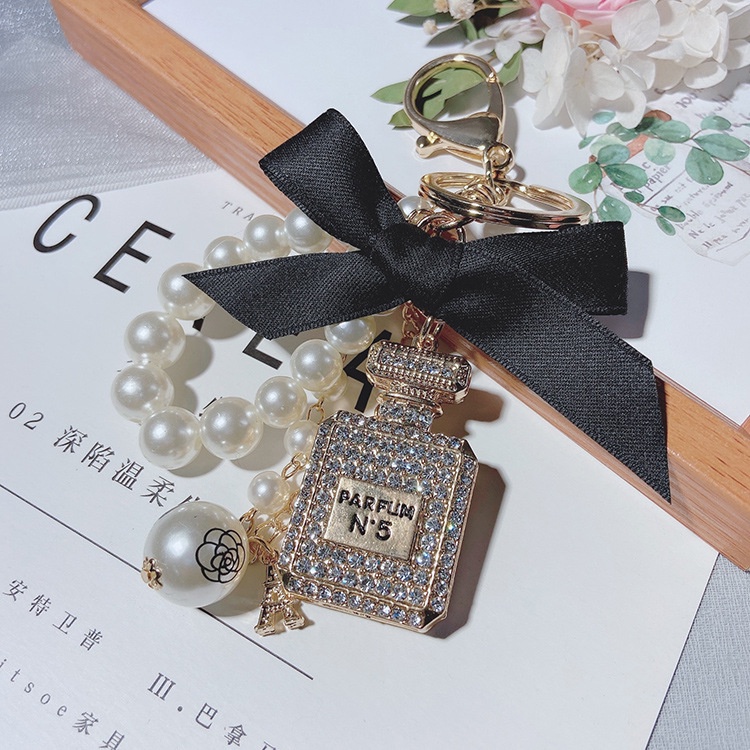 Móc khóa chai nước hoa vòng ngọc sang chảnh thời trang Hàn Quốc MCN