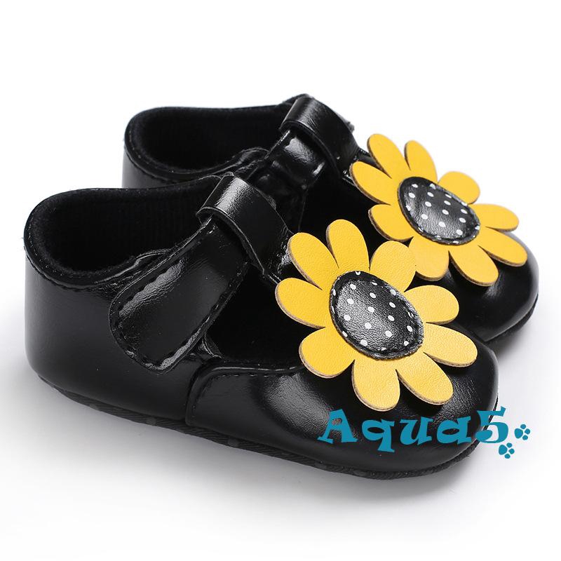 Giày sandal tập đi đế mềm chống trượt hình hoa hướng dương cho bé gái