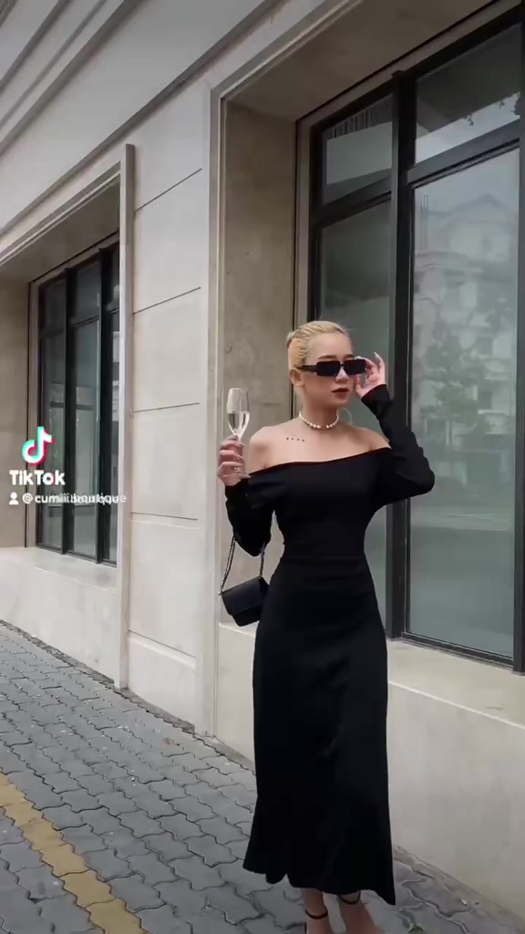 [HÀNG THIẾT KẾ CAO CẤP] Đầm Body Trễ Vai Cut Out Lưng Tôn Dáng Màu Đen | BigBuy360 - bigbuy360.vn