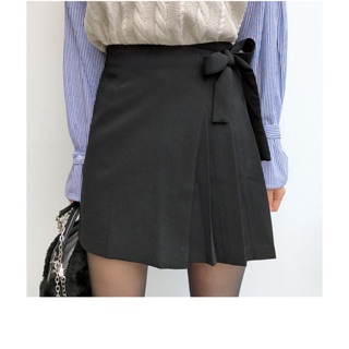 Chân váy đắp chéo cột dây ( còn đen)