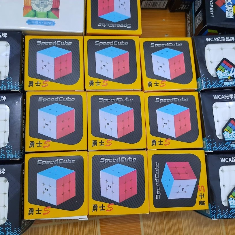 Rubik 3x3 SpeedCube bằng nhựa Rubic 3 Tầng Không Viền QiYi Warrior S Stickerless đồ chơi trẻ em